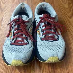 Brooks Trace Running Shoes 
Womens Size 7
Used Condition